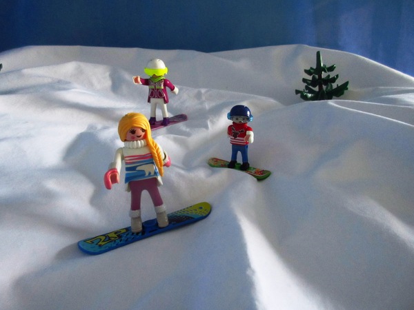 It's the Christmas season for the Playmobil people in our house...