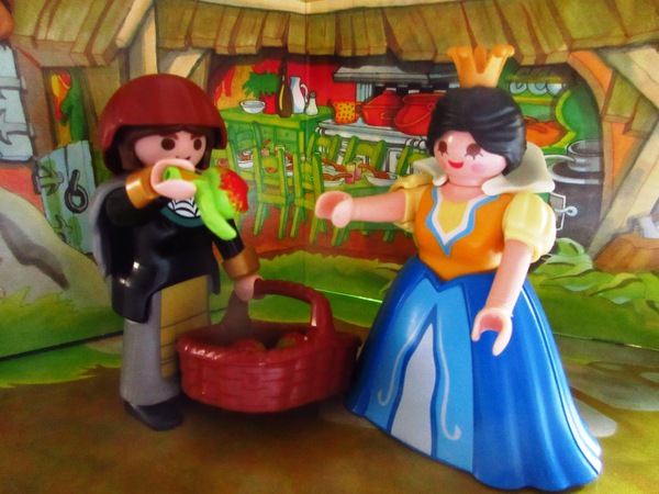 It's the Christmas season for the Playmobil people in our house...