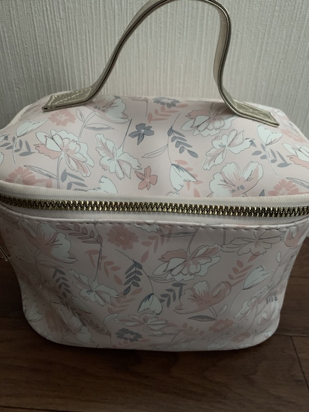 Large make up case recommendations wanted please.