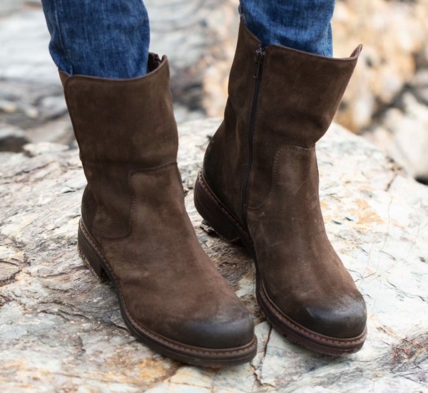 Black or brown leather biker boots