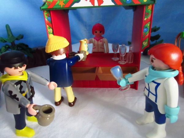It's the Christmas season for the Playmobil people in our house...
