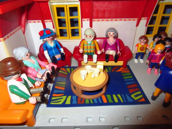It's the Christmas season for the Playmobil people in our house...