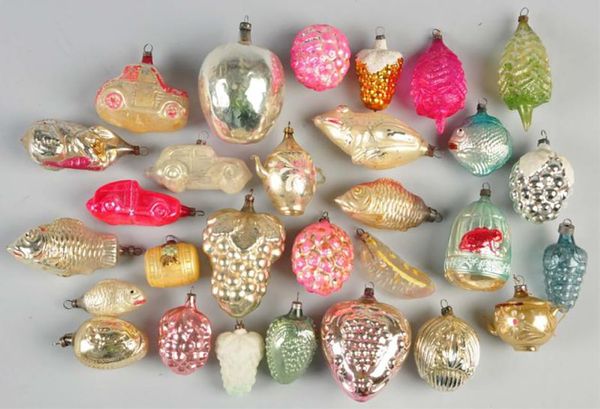 Who is BU about Christmas Tree decorations?