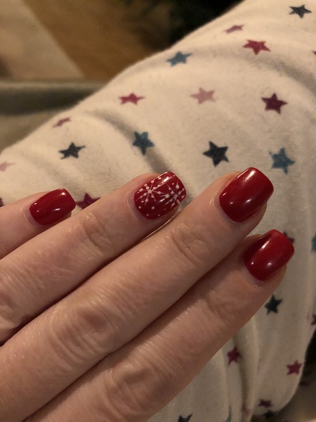 Why do 'nail tech' adverts show gaps at the bottom of the nail?