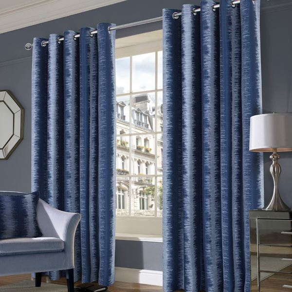 What curtains would you put with this bedding