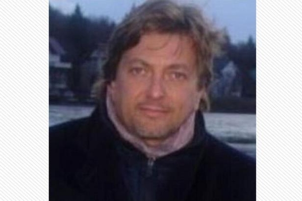Colin Firth is back on the market. Form an orderly queue, ladies.
