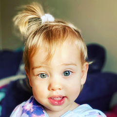 Eye colour