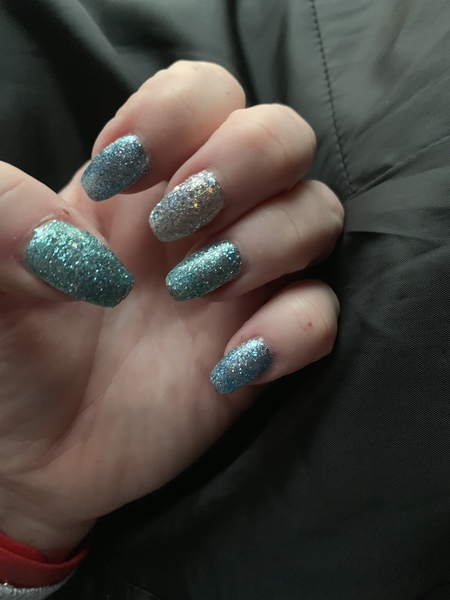 Will a manicure/nail varnish last two weeks?
