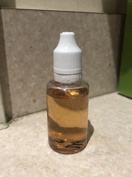 Sweet smelling oily stuff - is it vaping oil? Help with mystery!