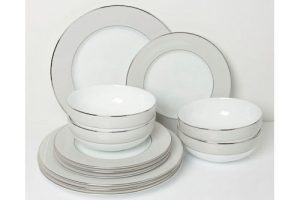 Dinner sets should be white and white only.  AIBU?