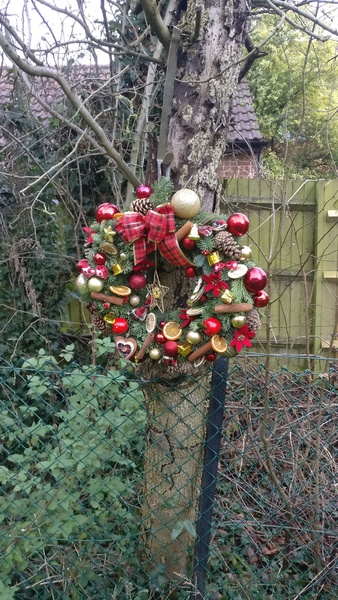 What can I do with my Xmas wreath?