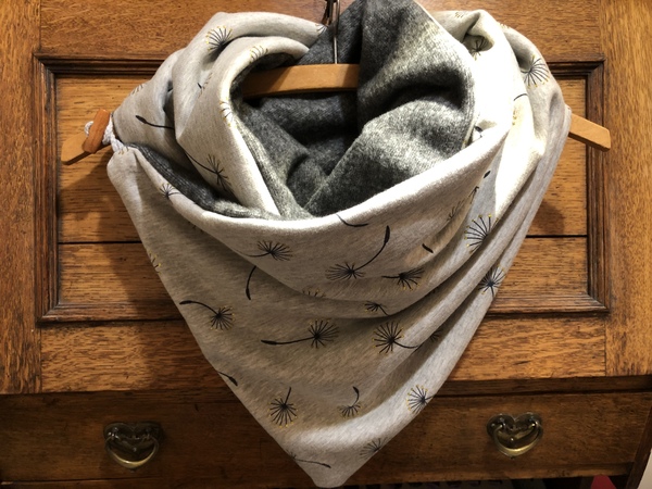 FB ad and the site looks dodgy. But I want a scarf like this!!!