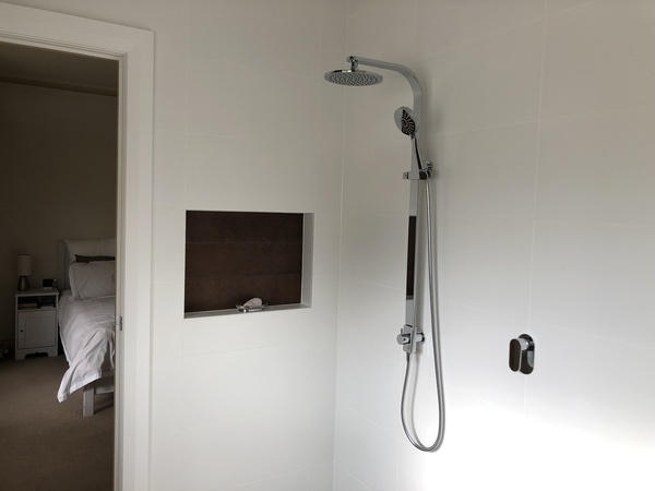 Shower only : build in soap/shower gel spaces/holder?