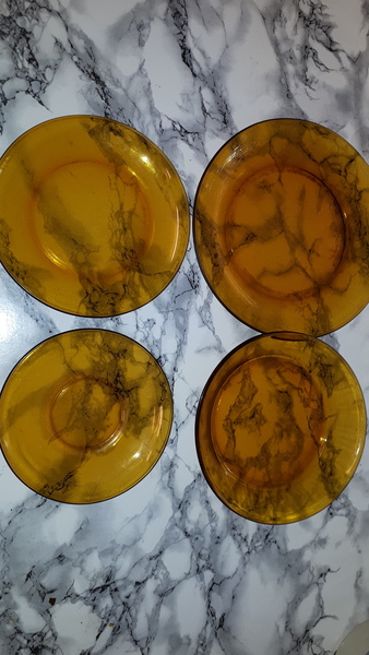 Dinner sets should be white and white only.  AIBU?