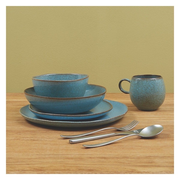 Dinner sets should be white and white only.  AIBU?