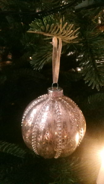 If you have an awesome fake Christmas tree, what’s the make and model?