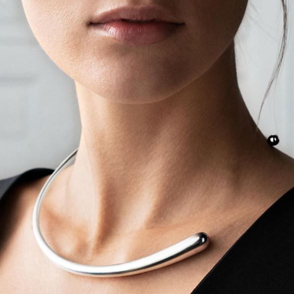 Are "statement" necklaces out of fashion?