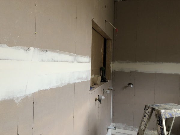 Shower only : build in soap/shower gel spaces/holder?