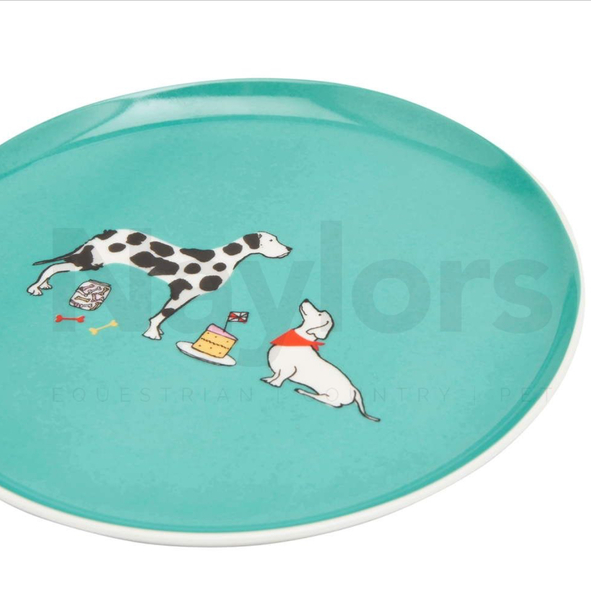 Dinner sets should be white and white only.  AIBU?