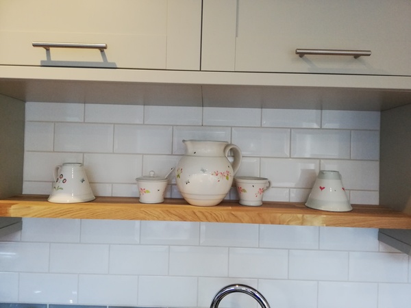 Open kitchen shelves