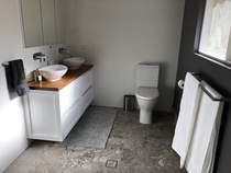 Shower only : build in soap/shower gel spaces/holder?