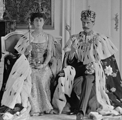 Royal style: forget all your stresses as we talk royal dresses