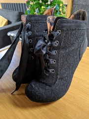 What brand are these boots?