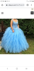 Any seamstresses about please?