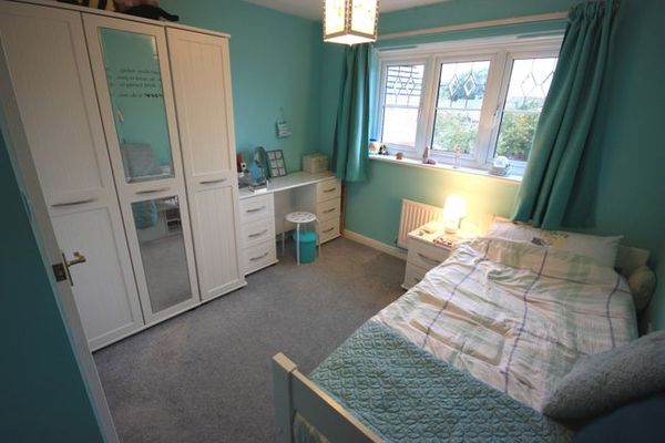 What would you do to this room for 10 year old girl?
