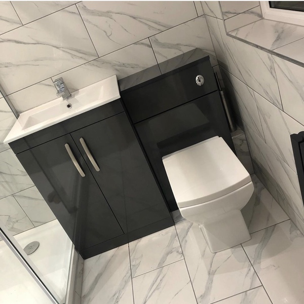 Anyone have marble effect porcelain bathroom tiles?