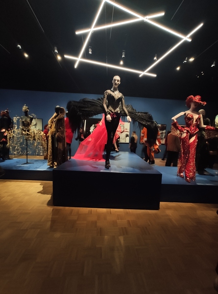 Les Parisiennes des Mamansnet: Ce n'est pas bon de faire du lèche-vitrines avec de l'argent en poche