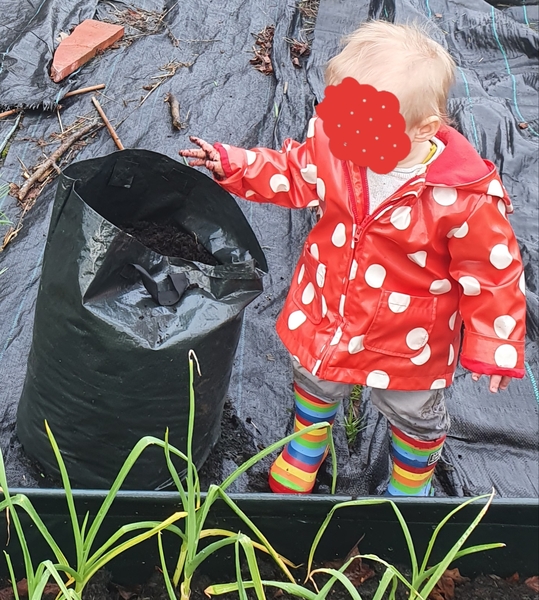 To dress my 18 months boy in a girls jacket?