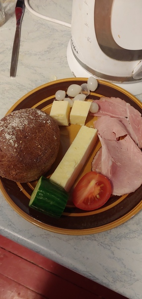 whatever happened to the ploughman's lunch?