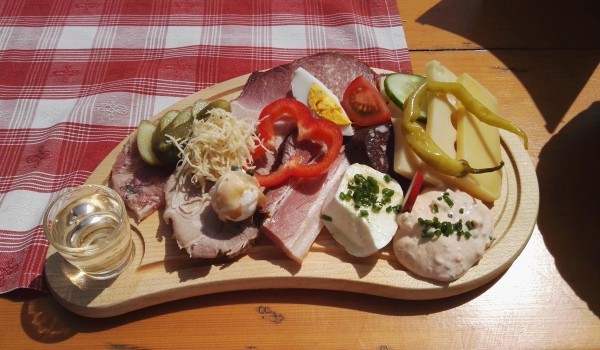 whatever happened to the ploughman's lunch?