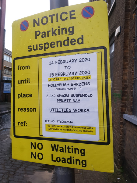 Closed parking bay- but which 2???