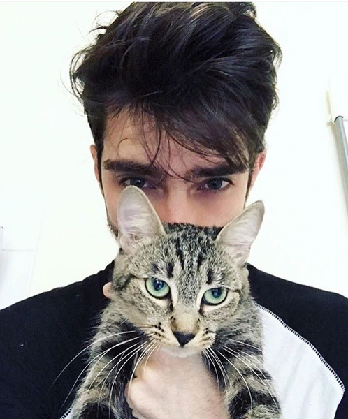 Let’s share photos of our beloved pets!!