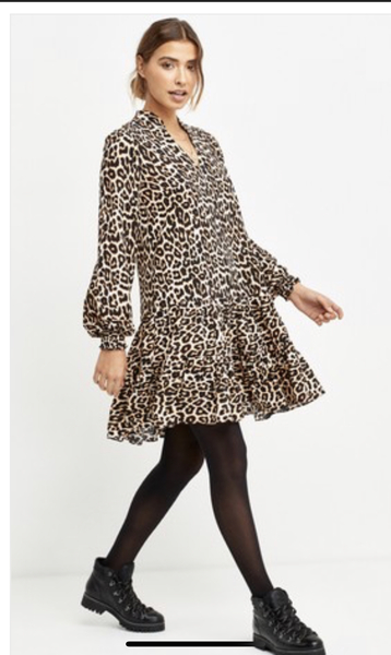 Is leopard print unprofessional?