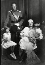 Royal style: from pussy bows to furbelows