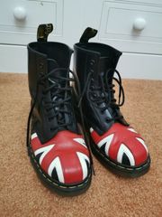 Can a middle aged woman wear these?