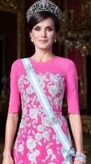 Royal style: the Queen of Spain reigns in the fashion games