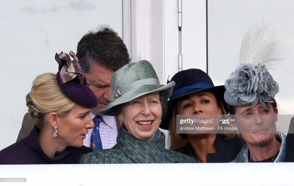 Royal style: Max and Wax and whacky hats