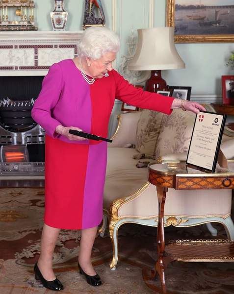 Royal style: Max and Wax and whacky hats