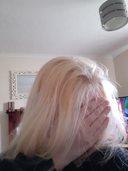 Blonde/yellow hair