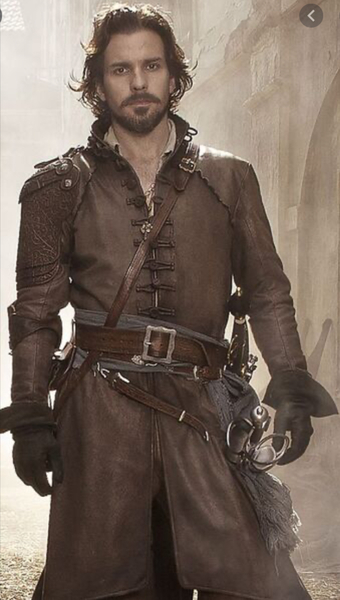 ( Lighthearted) to think Santiago Cabrera is hot?