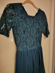 Please can someone help me to accessorise my dress?