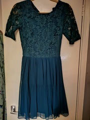Please can someone help me to accessorise my dress?