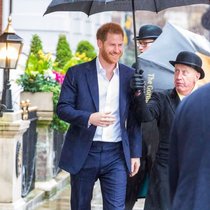 Does anyone want a thread for people who are happy for Harry and Meghan? Thread  3