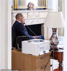 Royal style: Max and Wax and whacky hats