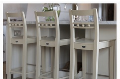 Do you have a breakfast bar?