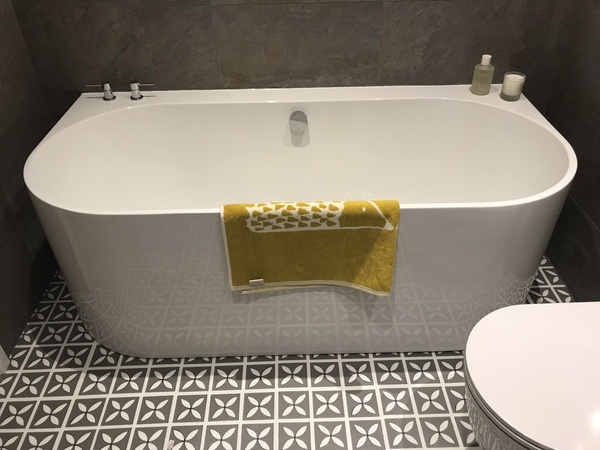 Freestanding Bath & Bathtime